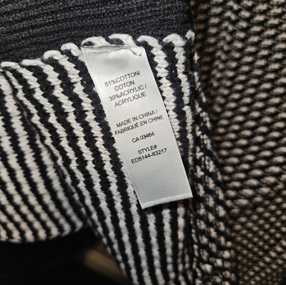 Ricki's sweater - Picture 3 of 3